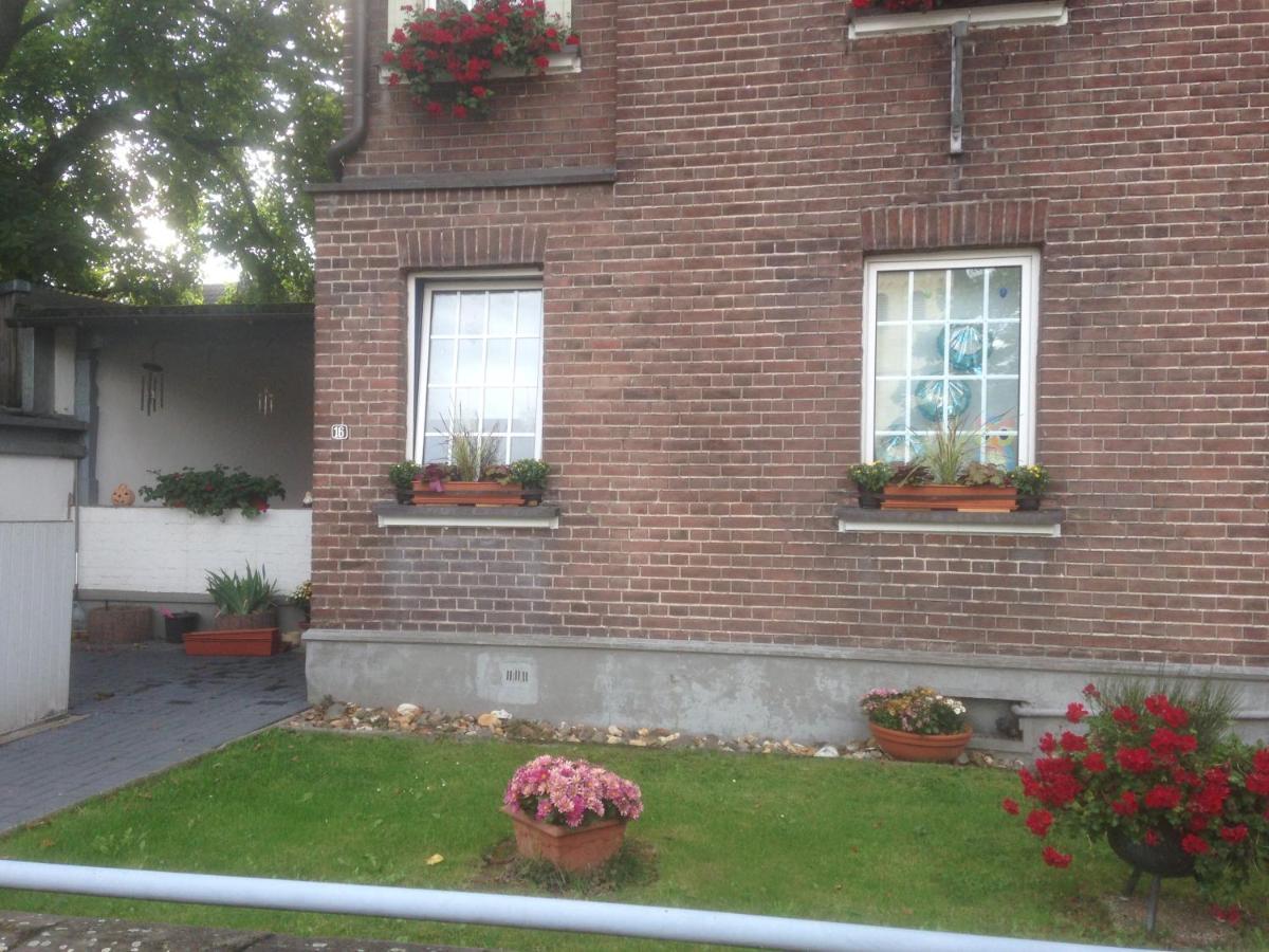 Dormitorium Kaarst Wohnraum Auf Zeit Vandrarhem Exteriör bild