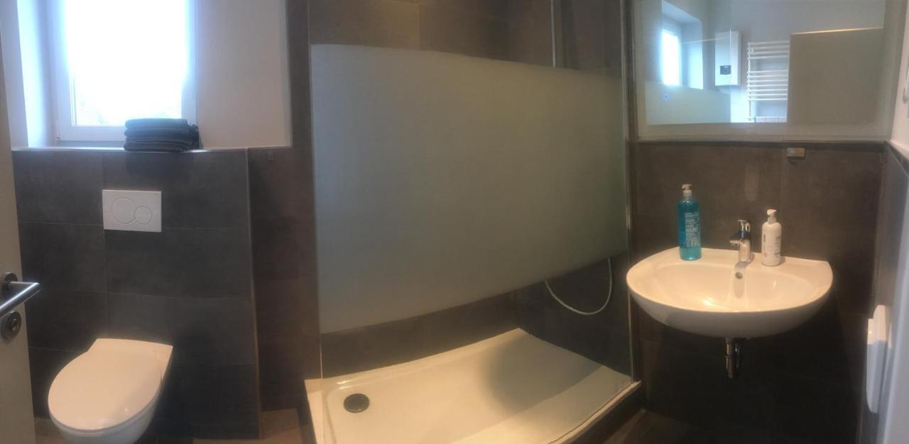 Dormitorium Kaarst Wohnraum Auf Zeit Vandrarhem Exteriör bild
